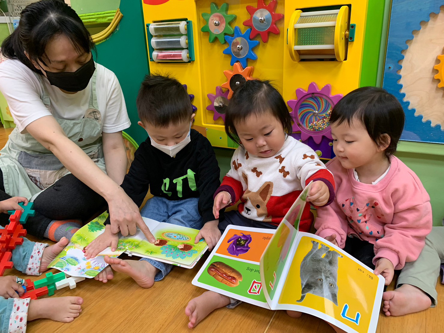 親職教育*《親子共讀》兒科醫師：出生就要開始唸故事給寶寶聽！親子共讀，讓腦部更靈活